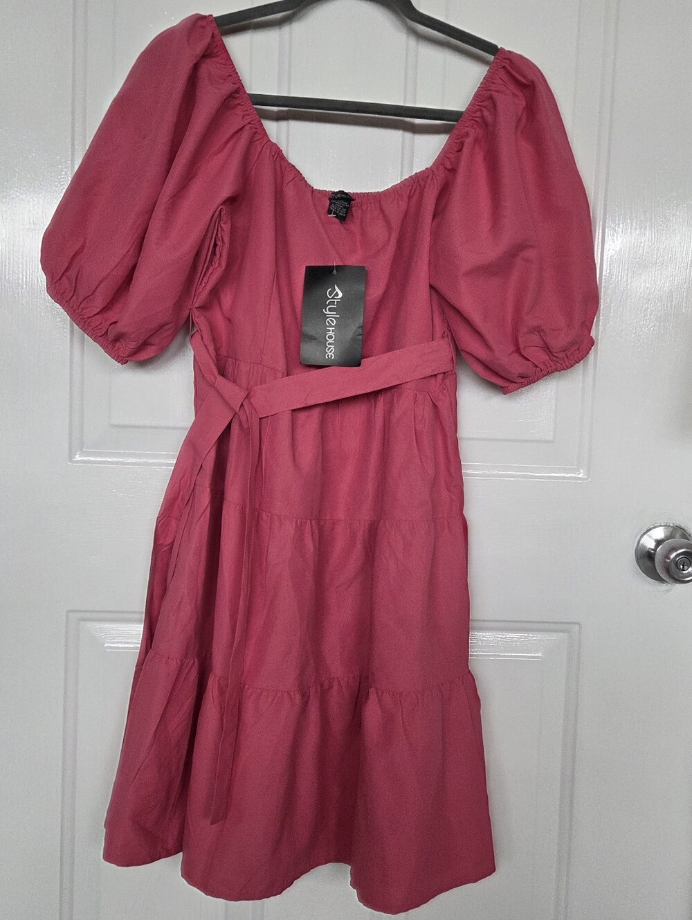 NWT Stylehouse small Pink Puff-Sleeve belted Tiered Dress